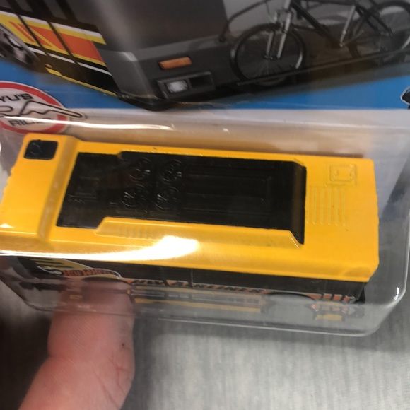 Ain’t Fare Yellow - Picture 5 of 8